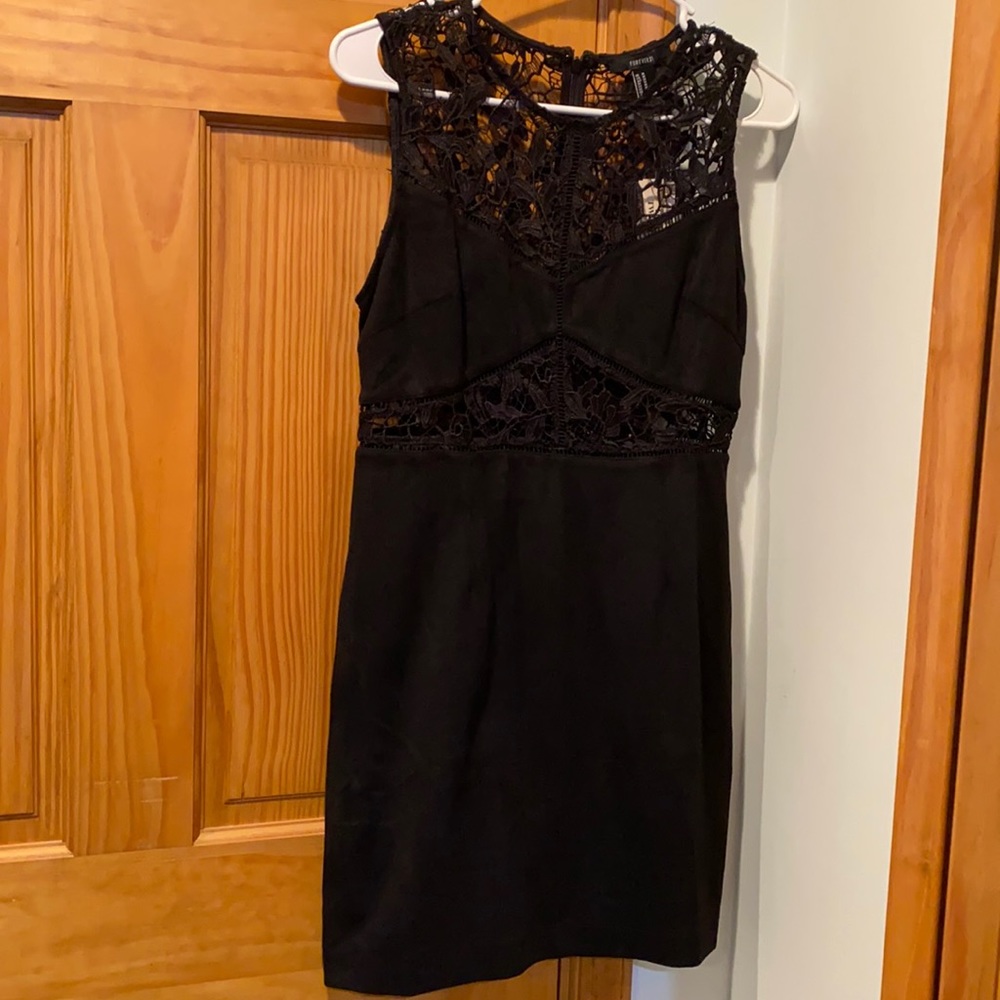 Women’s Forever 21 Black Dress in Medium